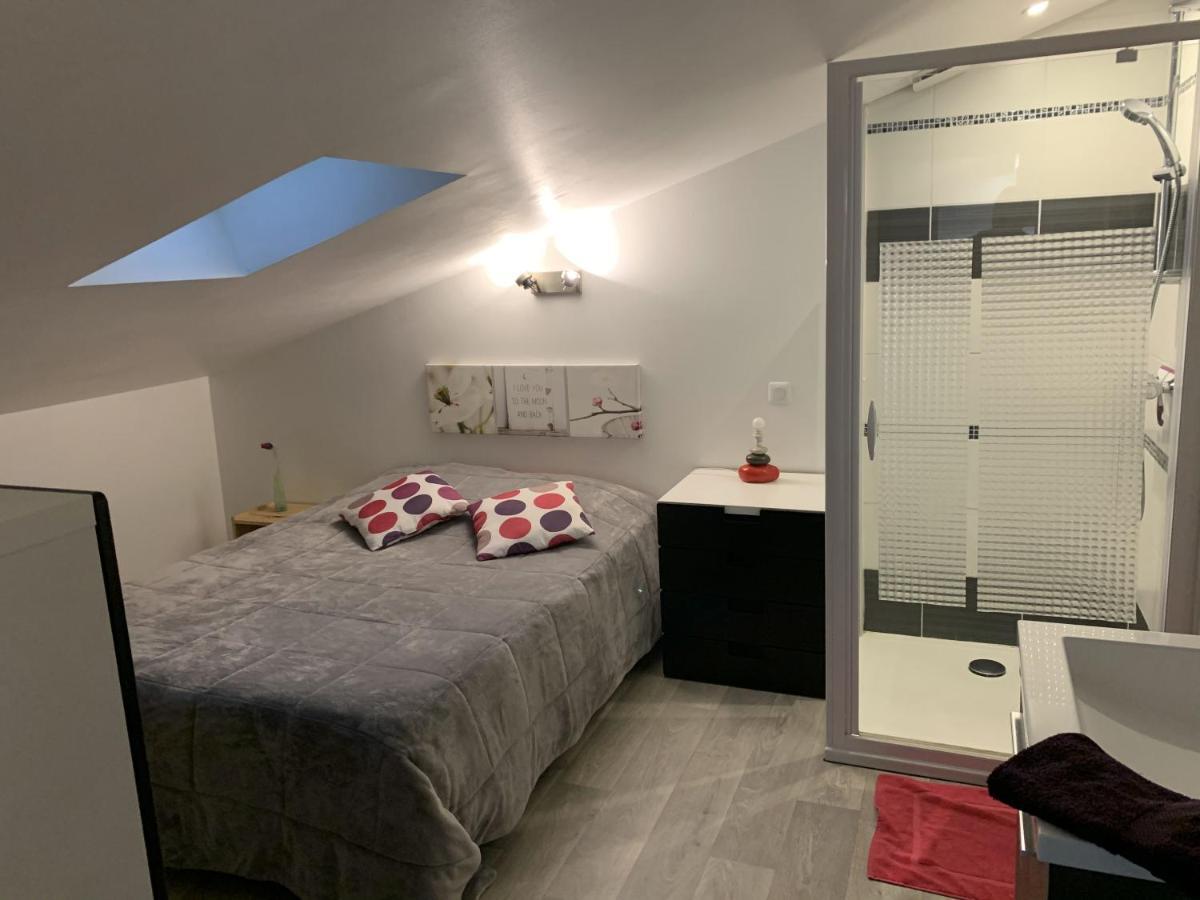 Gite De Larmonys Gigean Buitenkant foto