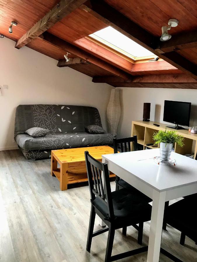 Gite De Larmonys Gigean Buitenkant foto