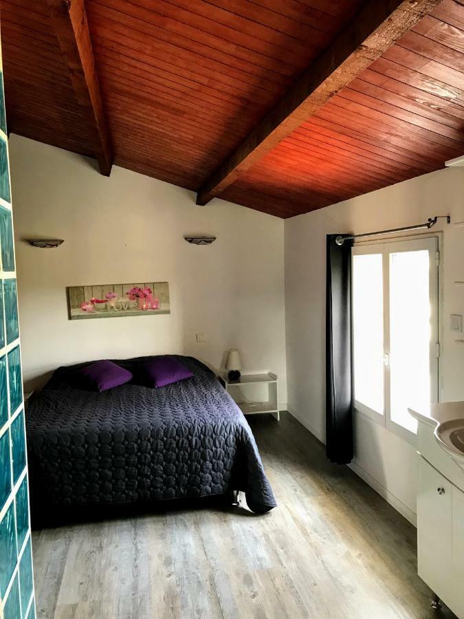 Gite De Larmonys Gigean Buitenkant foto